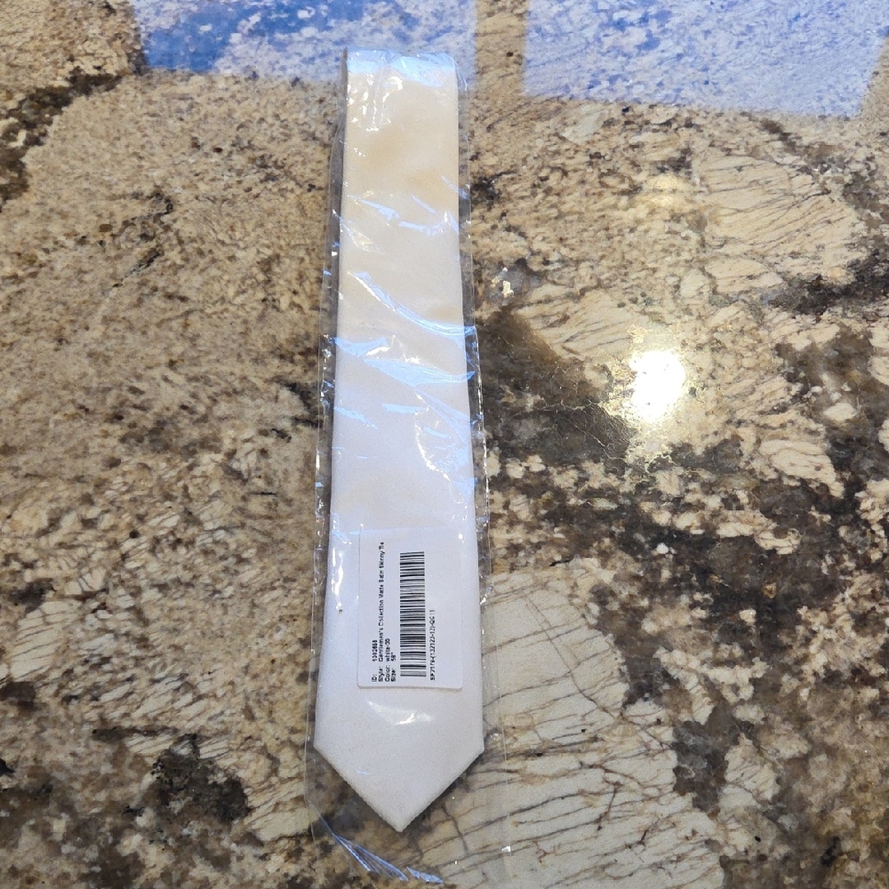 Elegant White Tie